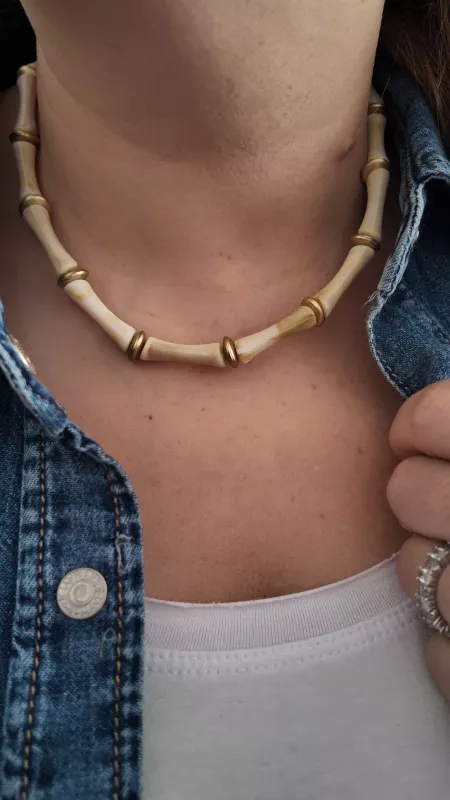 KEMİK GOLD DETAYLI KOLYE
