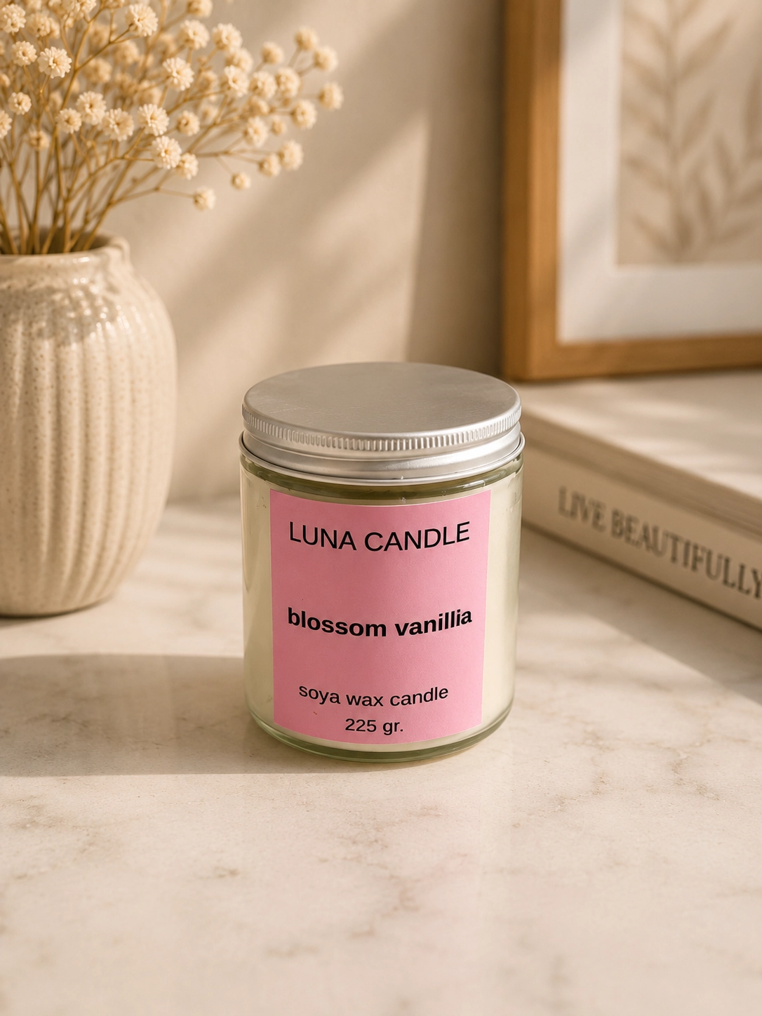 BLOSSOM VANILLIA SOYA WAX CANDLE - 225 GR