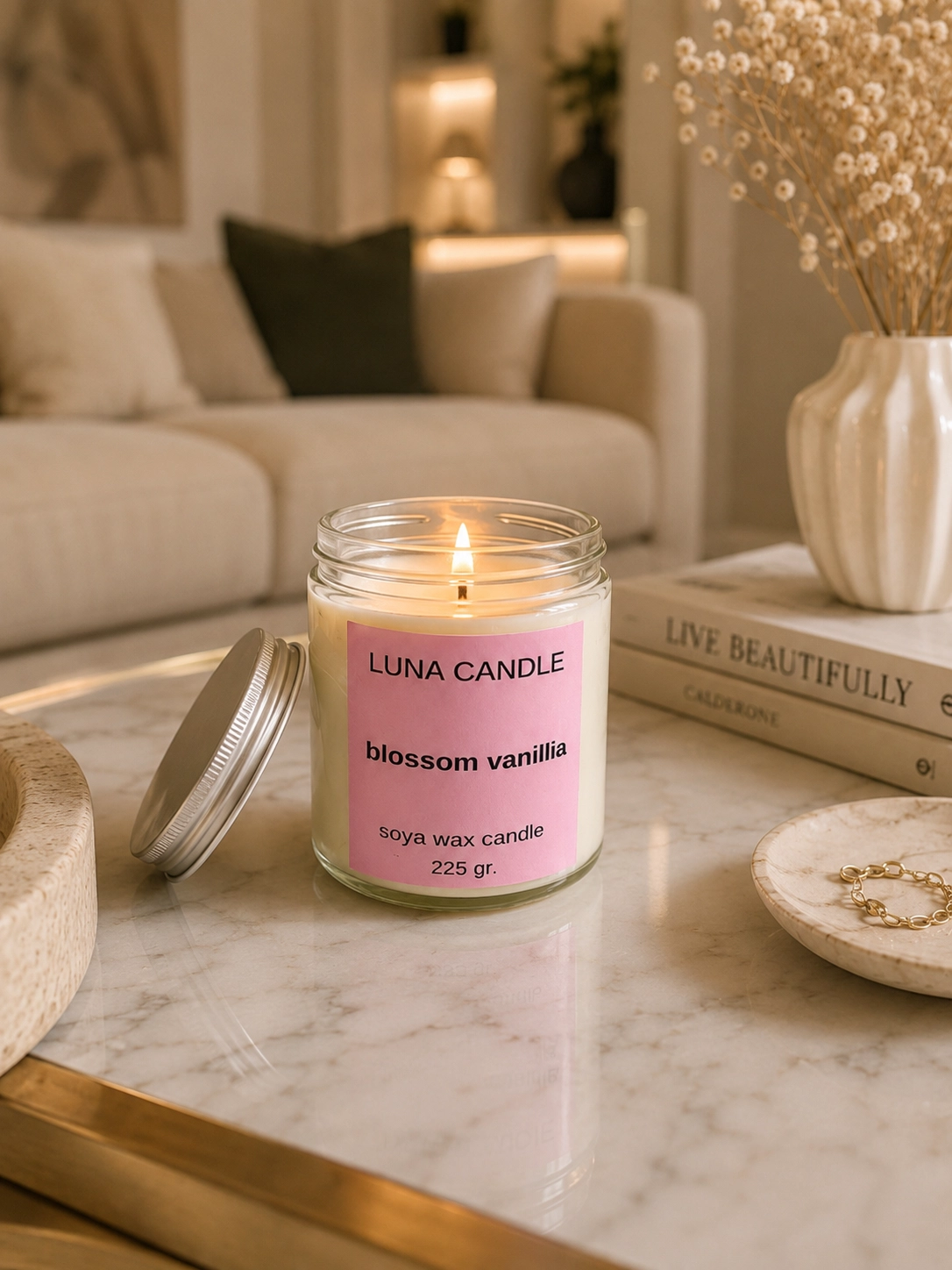 BLOSSOM VANILLIA SOYA WAX CANDLE - 225 GR