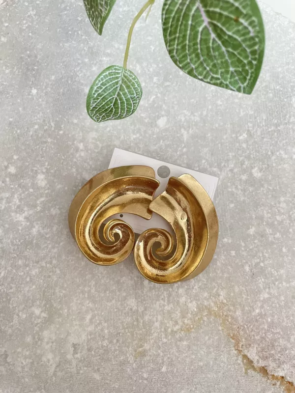 MARKA MODEL PİRİNÇ KÜPE